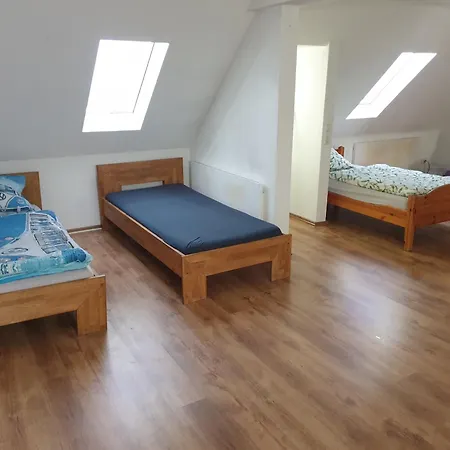 Gemuetliche Dachsuite Im Herzen Von דירה היילברון